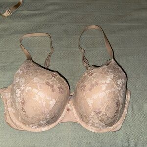 Victoria’s Secret bra 38D